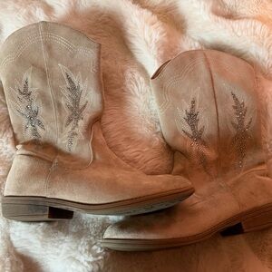 Women's Steve Madden Tan Suede Western Boots- Size 5